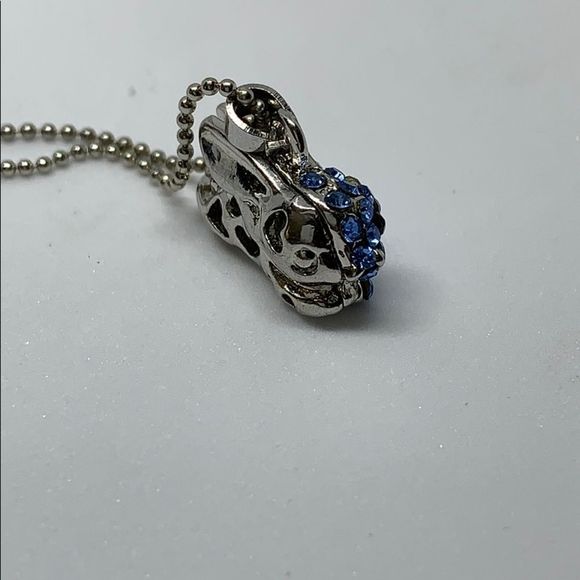 Light blue crystal rabbit pendant and chain - Picture 2 of 8